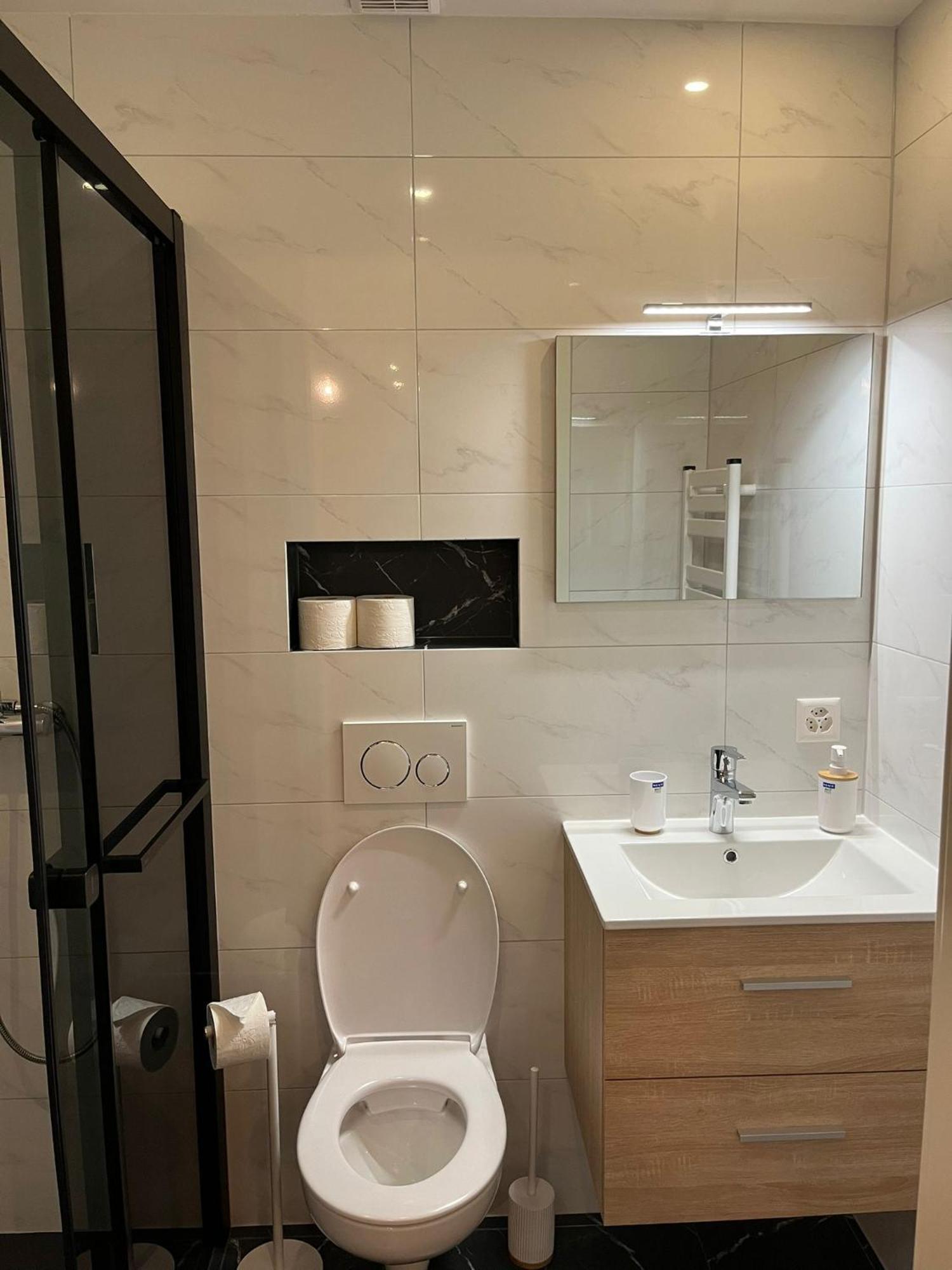 Studio Cosy Au Centre De Couvet Ngoại thất bức ảnh