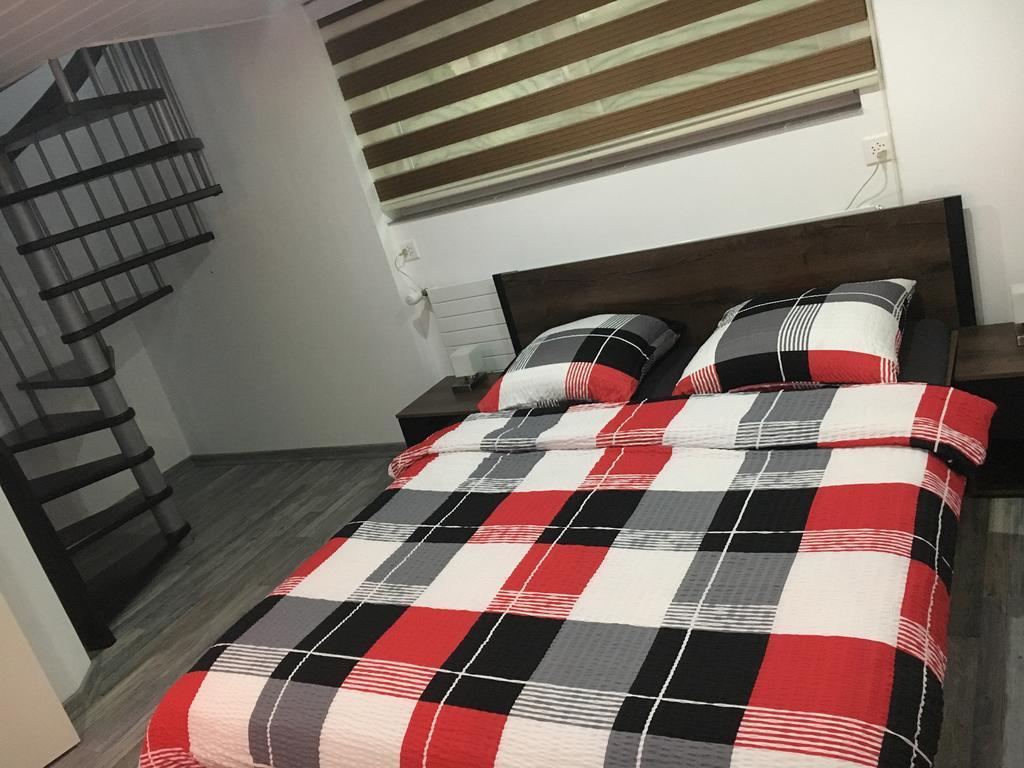 Studio Cosy Au Centre De Couvet Ngoại thất bức ảnh